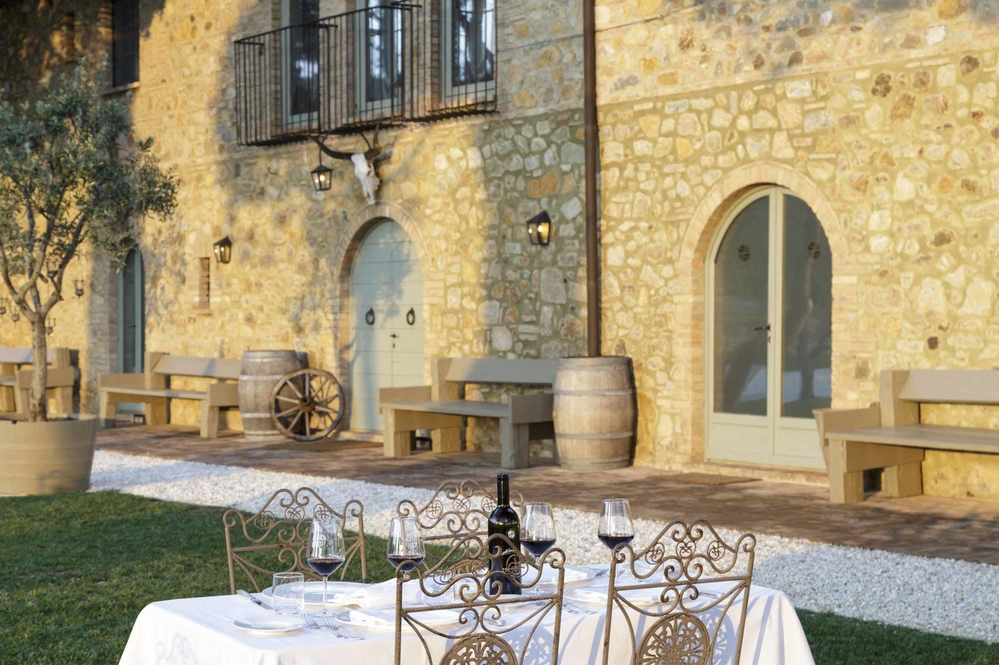 Wine Resort Conti Di San Bonifacio Montemassi Extérieur photo